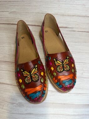 Handcrafted Brown Leather Huarache Flats with Yellow Butterfly Accent